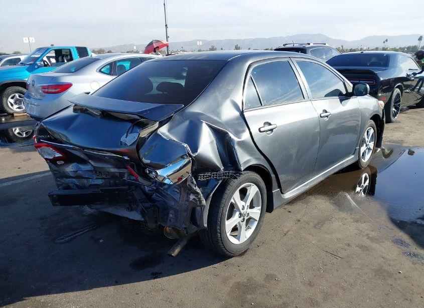 Photo 4 of 2013 Toyota Corolla S (VIN 2T1BU4EE9DC958008)