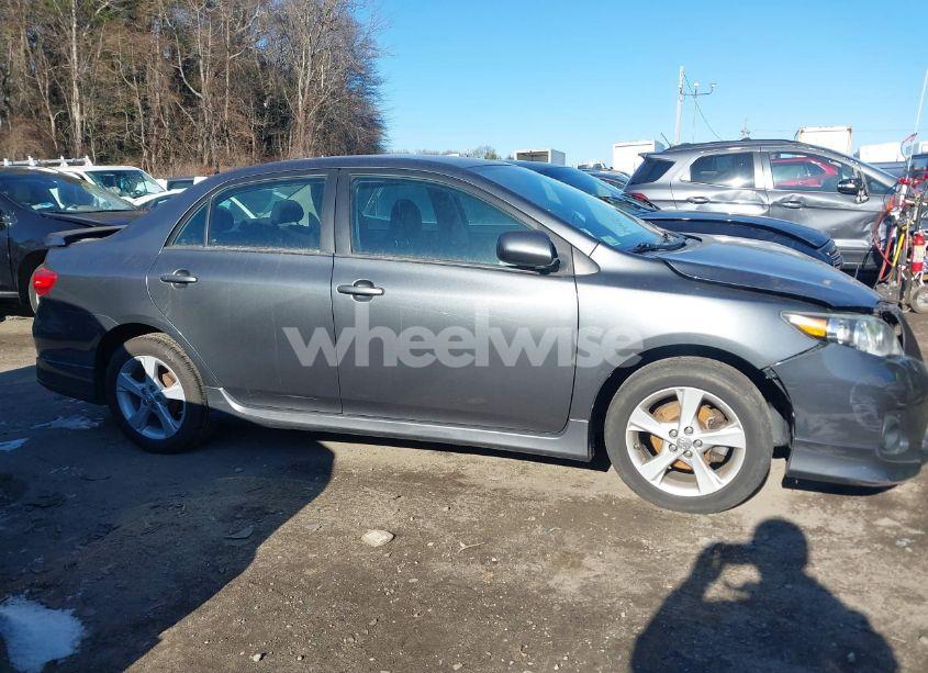 Photo 13 of 2013 Toyota Corolla S (VIN 2T1BU4EE9DC963404)