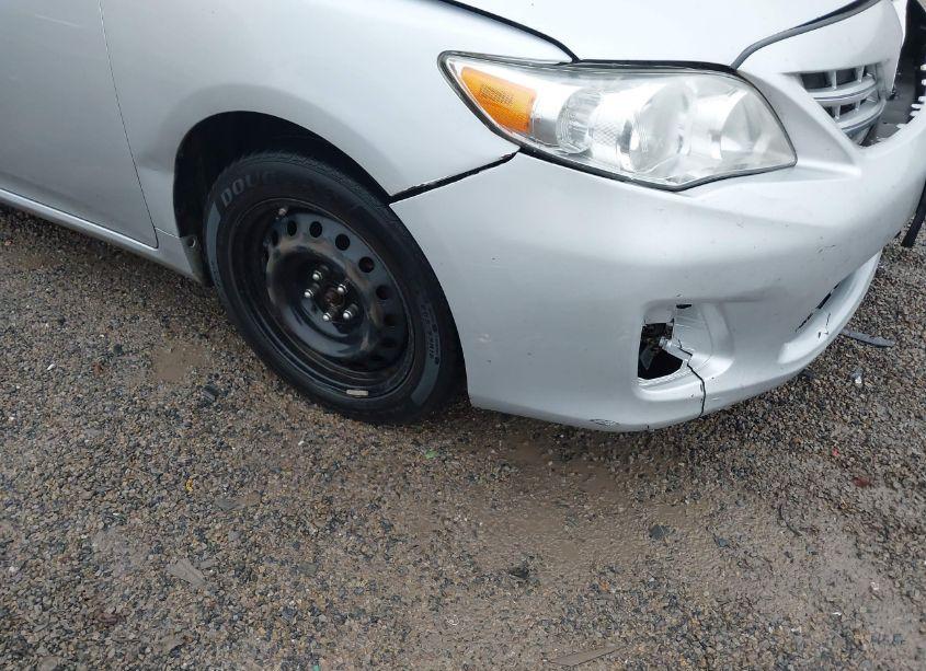 Photo 17 of 2013 Toyota Corolla LE (VIN 2T1BU4EE9DC963869)