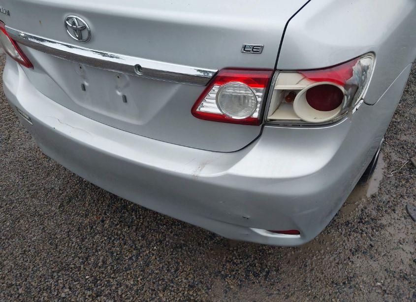 Photo 19 of 2013 Toyota Corolla LE (VIN 2T1BU4EE9DC963869)