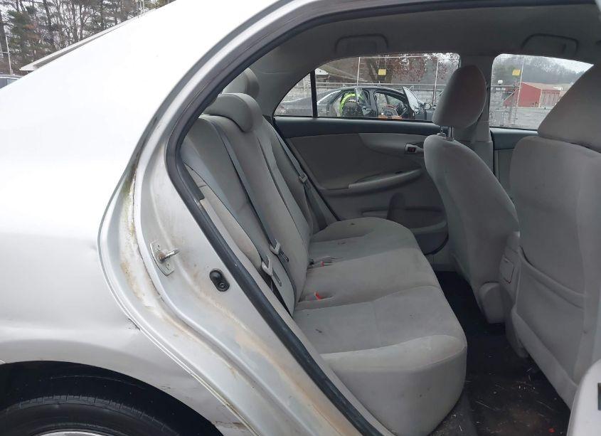 Photo 8 of 2013 Toyota Corolla LE (VIN 2T1BU4EE9DC963869)