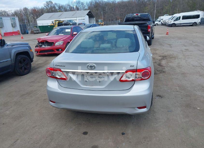 Photo 16 of 2013 Toyota Corolla LE (VIN 2T1BU4EE9DC970577)