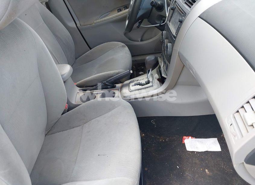 Photo 5 of 2013 Toyota Corolla LE (VIN 2T1BU4EE9DC970577)