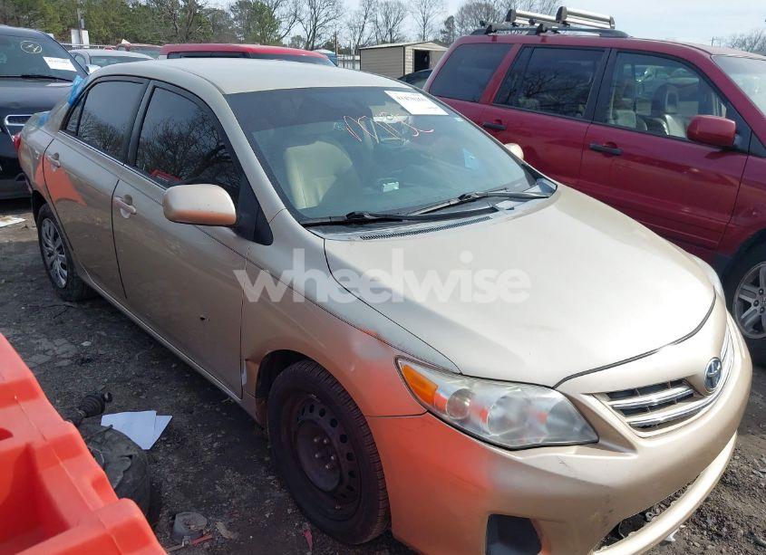 2013 Toyota Corolla LE (VIN 2T1BU4EE9DC970918) main photo