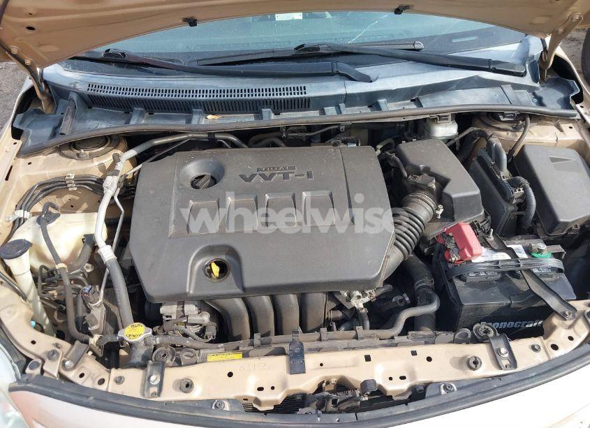 Photo 10 of 2013 Toyota Corolla LE (VIN 2T1BU4EE9DC970918)