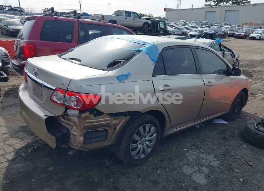 Photo 4 of 2013 Toyota Corolla LE (VIN 2T1BU4EE9DC970918)