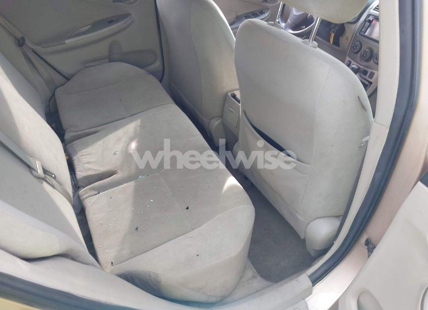 Photo 8 of 2013 Toyota Corolla LE (VIN 2T1BU4EE9DC970918)