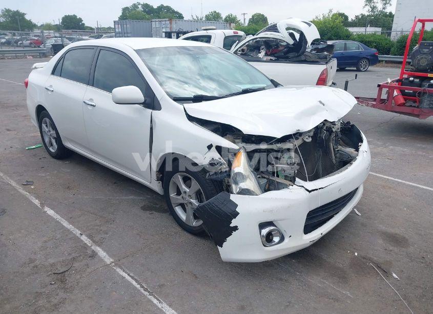 2013 Toyota Corolla LE (VIN 2T1BU4EE9DC975682) main photo