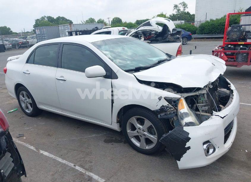 Photo 13 of 2013 Toyota Corolla LE (VIN 2T1BU4EE9DC975682)