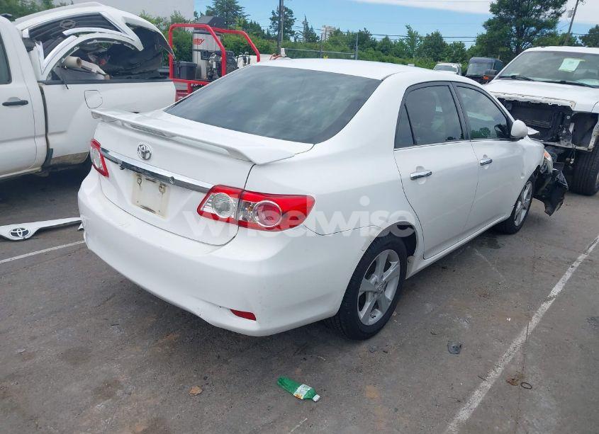 Photo 4 of 2013 Toyota Corolla LE (VIN 2T1BU4EE9DC975682)