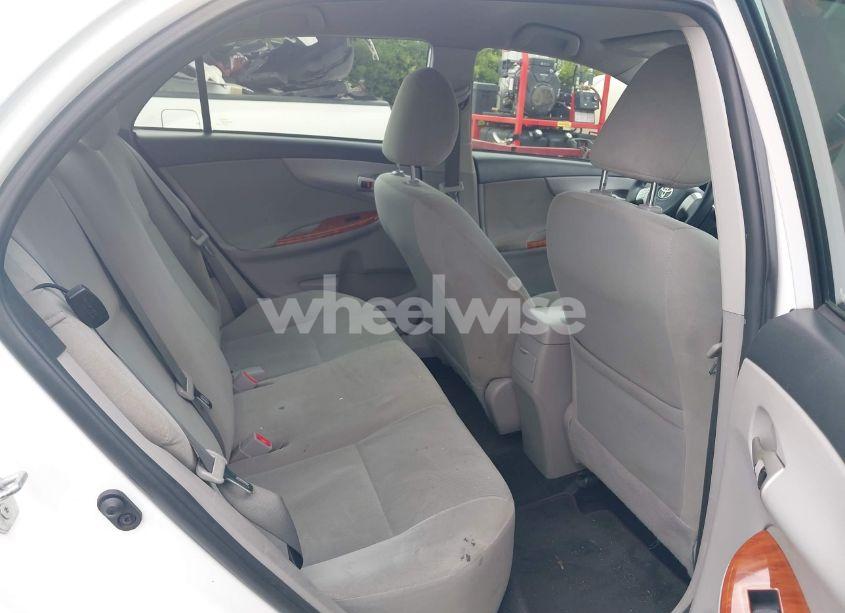 Photo 8 of 2013 Toyota Corolla LE (VIN 2T1BU4EE9DC975682)