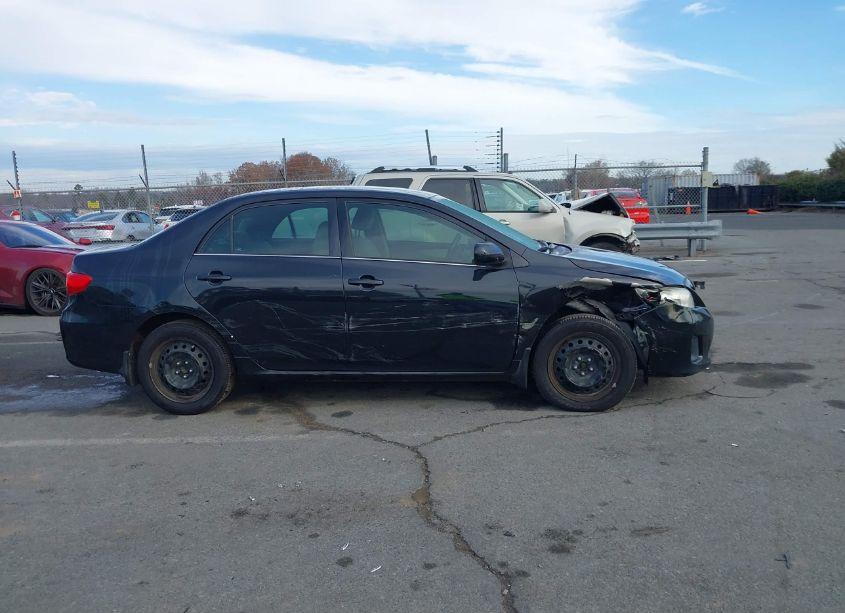 Photo 13 of 2013 Toyota Corolla LE (VIN 2T1BU4EE9DC982308)