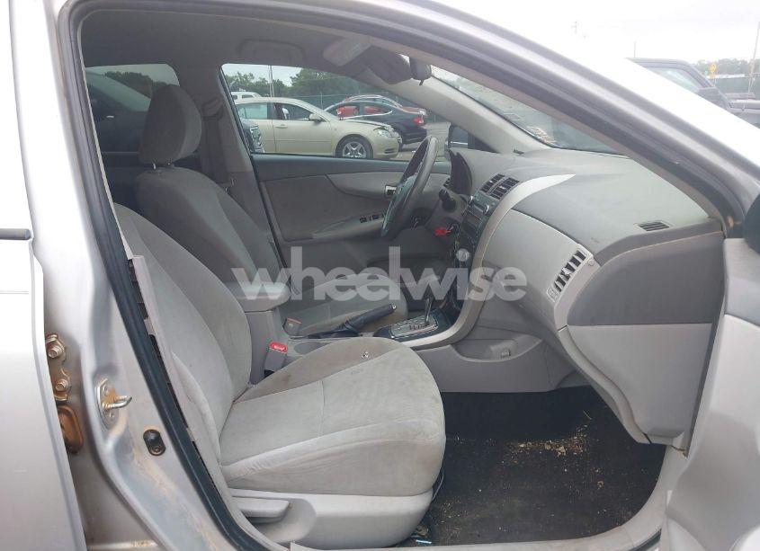 Photo 5 of 2010 Toyota Corolla LE (VIN 2T1BU4EEXAC306977)