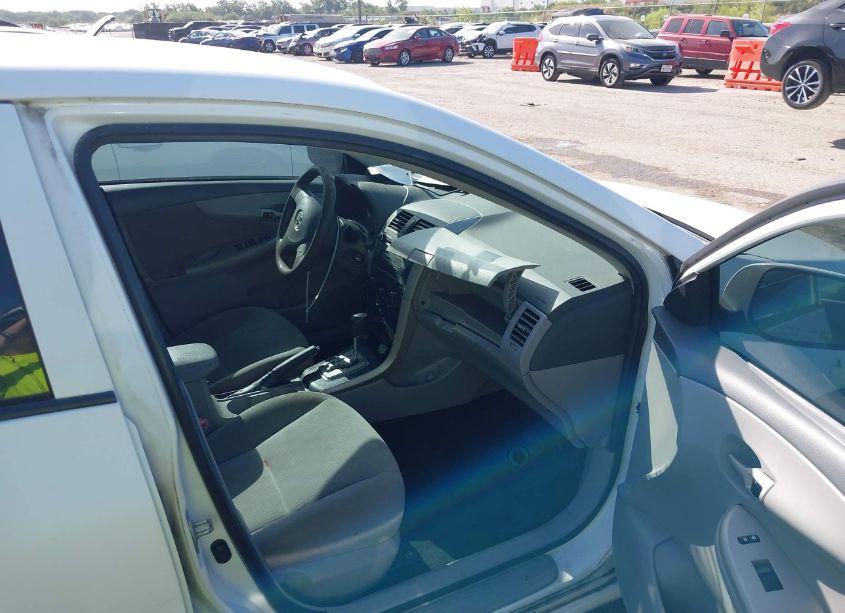 Photo 5 of 2010 Toyota Corolla LE (VIN 2T1BU4EEXAC412605)