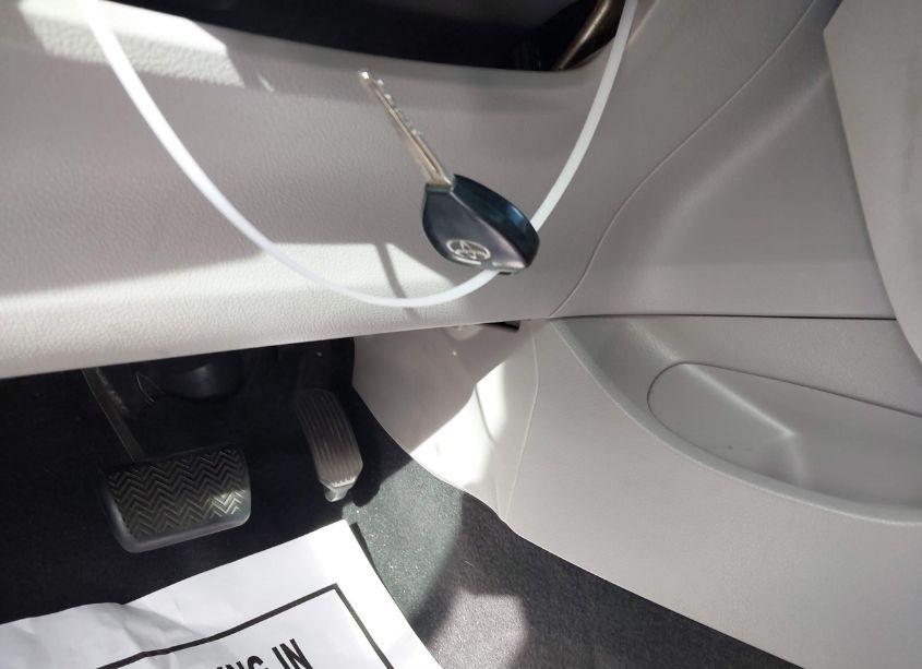 Photo 11 of 2010 Toyota Corolla LE (VIN 2T1BU4EEXAC424981)