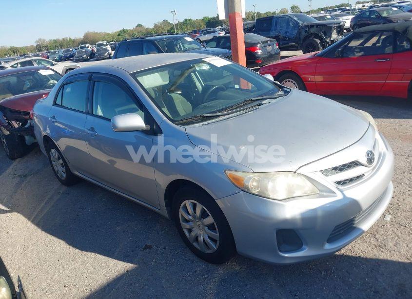 2011 Toyota Corolla LE (VIN 2T1BU4EEXBC577040) main photo