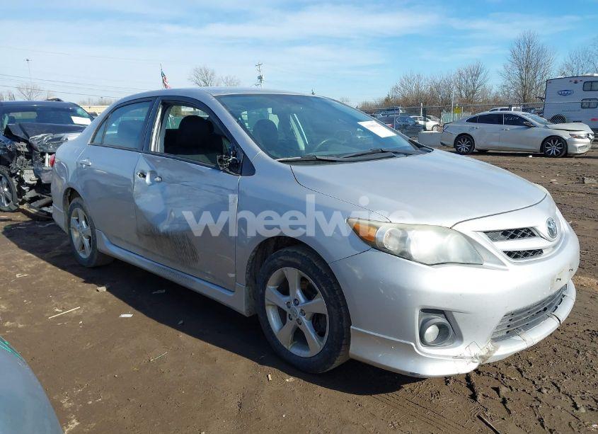 2011 Toyota Corolla S (VIN 2T1BU4EEXBC621490) main photo
