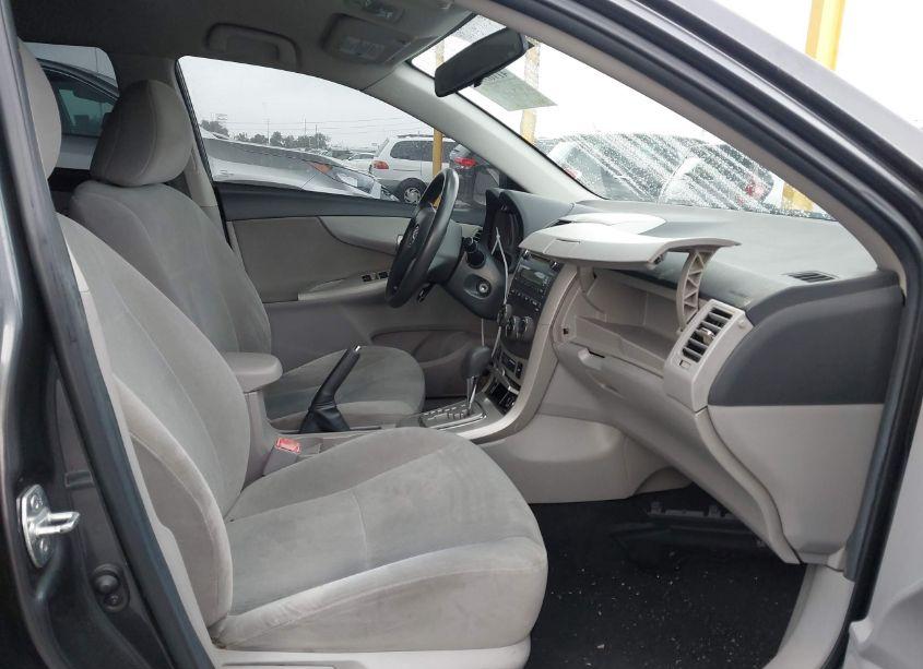 Photo 5 of 2011 Toyota Corolla LE (VIN 2T1BU4EEXBC645630)