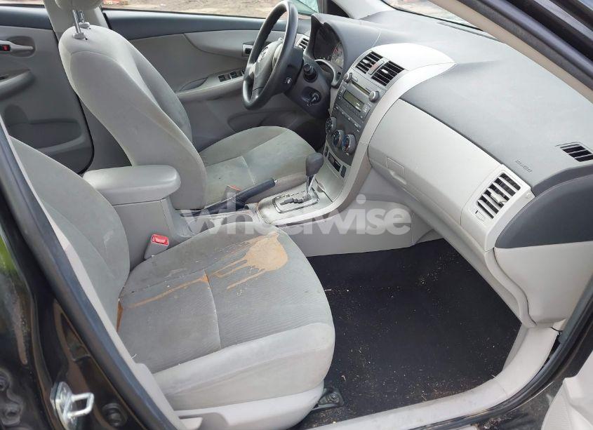 Photo 5 of 2011 Toyota Corolla LE (VIN 2T1BU4EEXBC646745)