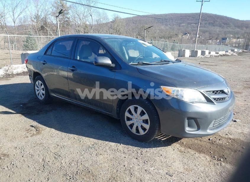 2011 Toyota Corolla LE (VIN 2T1BU4EEXBC650407) main photo