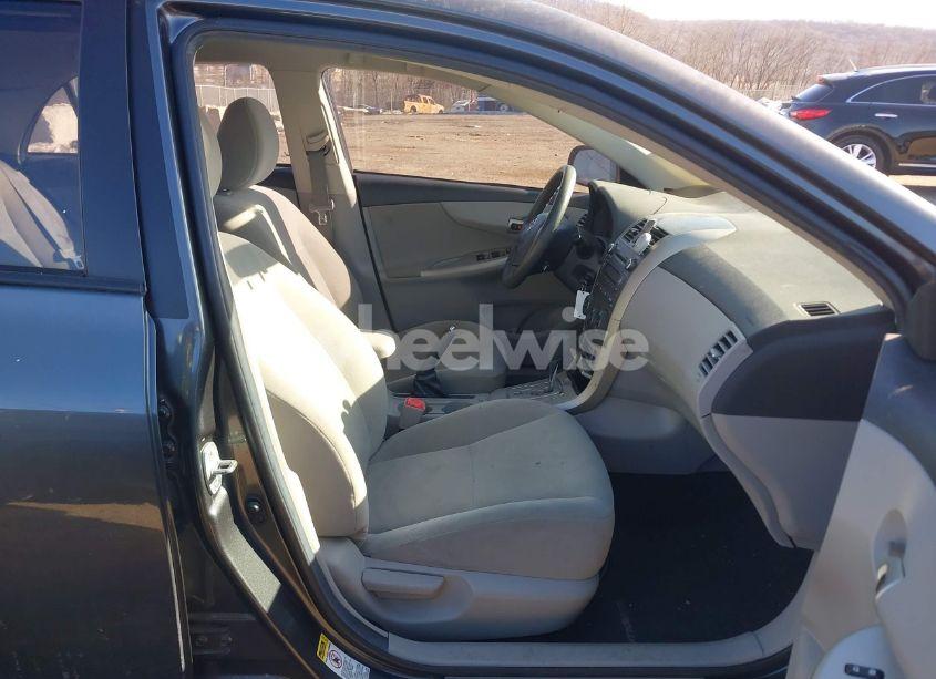 Photo 5 of 2011 Toyota Corolla LE (VIN 2T1BU4EEXBC650407)