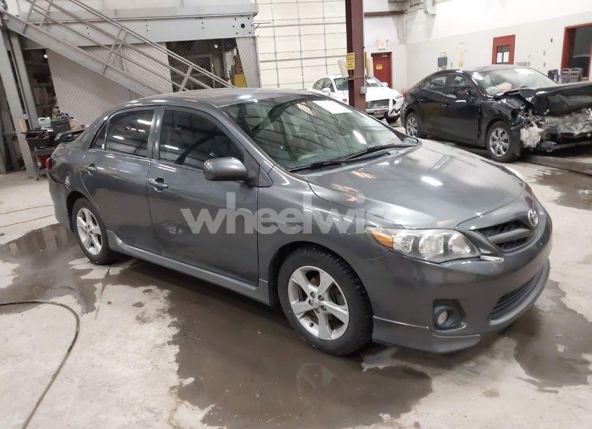 2011 Toyota Corolla S (VIN 2T1BU4EEXBC697470) main photo