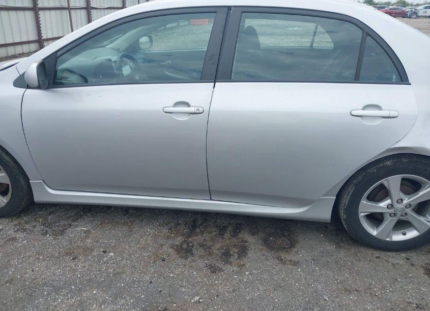 Photo 14 of 2011 Toyota Corolla S (VIN 2T1BU4EEXBC717457)