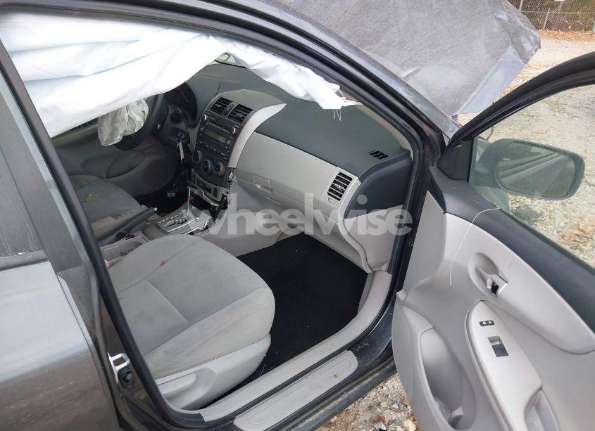 Photo 5 of 2011 Toyota Corolla LE (VIN 2T1BU4EEXBC746537)