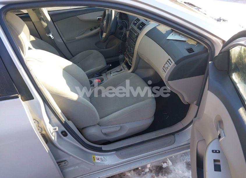 Photo 5 of 2012 Toyota Corolla LE (VIN 2T1BU4EEXCC756714)