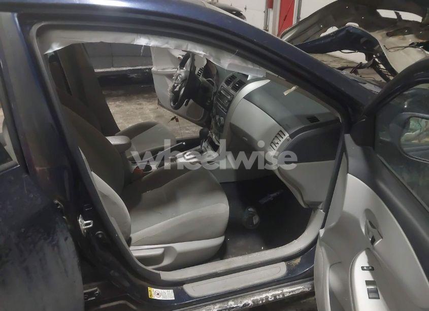 Photo 5 of 2012 Toyota Corolla LE (VIN 2T1BU4EEXCC829998)