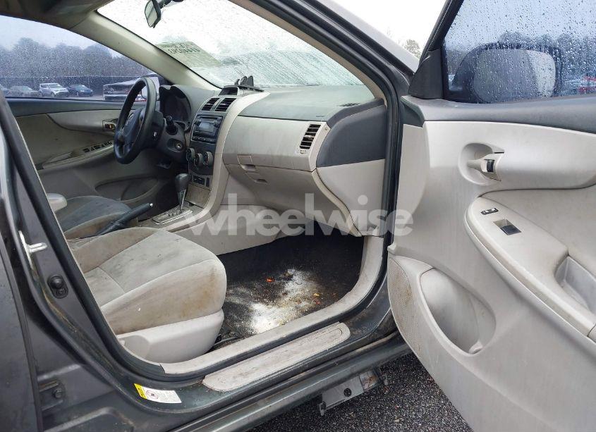 Photo 5 of 2012 Toyota Corolla LE (VIN 2T1BU4EEXCC831086)