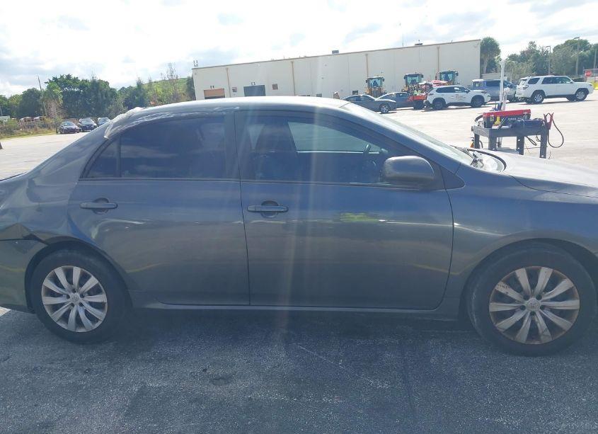 Photo 13 of 2012 Toyota Corolla LE (VIN 2T1BU4EEXCC835669)