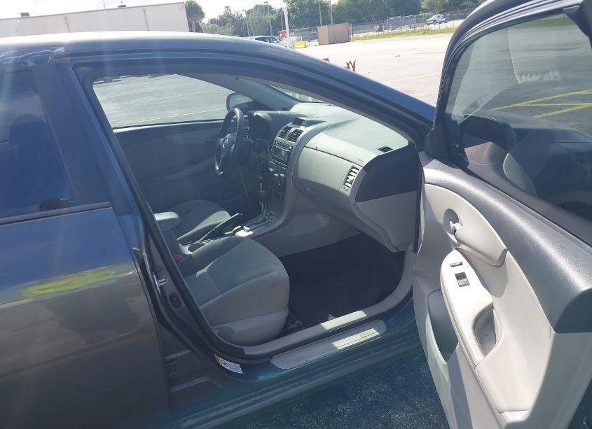 Photo 5 of 2012 Toyota Corolla LE (VIN 2T1BU4EEXCC835669)