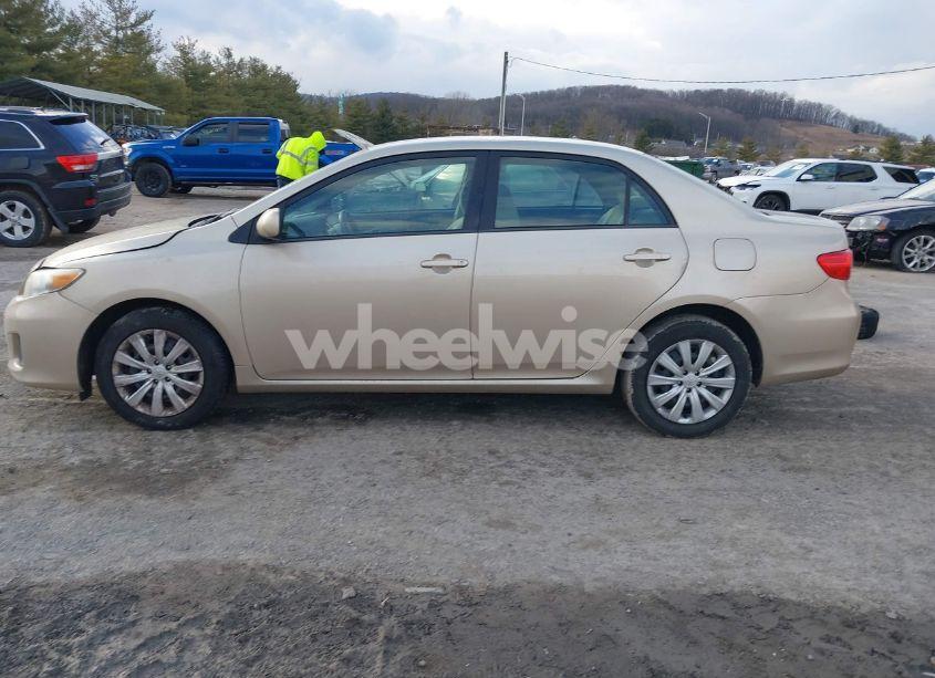 Photo 15 of 2012 Toyota Corolla LE (VIN 2T1BU4EEXCC865772)