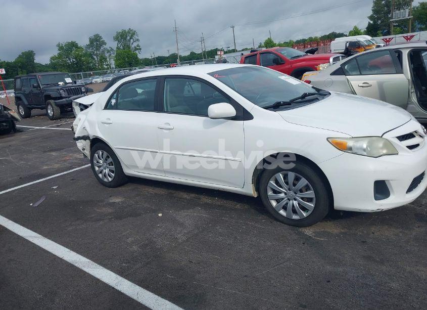 Photo 13 of 2012 Toyota Corolla LE (VIN 2T1BU4EEXCC882183)