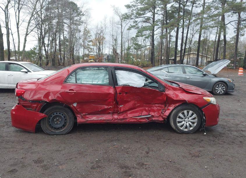 Photo 14 of 2013 Toyota Corolla LE (VIN 2T1BU4EEXDC024259)