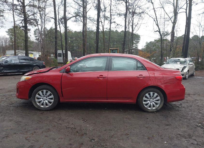 Photo 15 of 2013 Toyota Corolla LE (VIN 2T1BU4EEXDC024259)