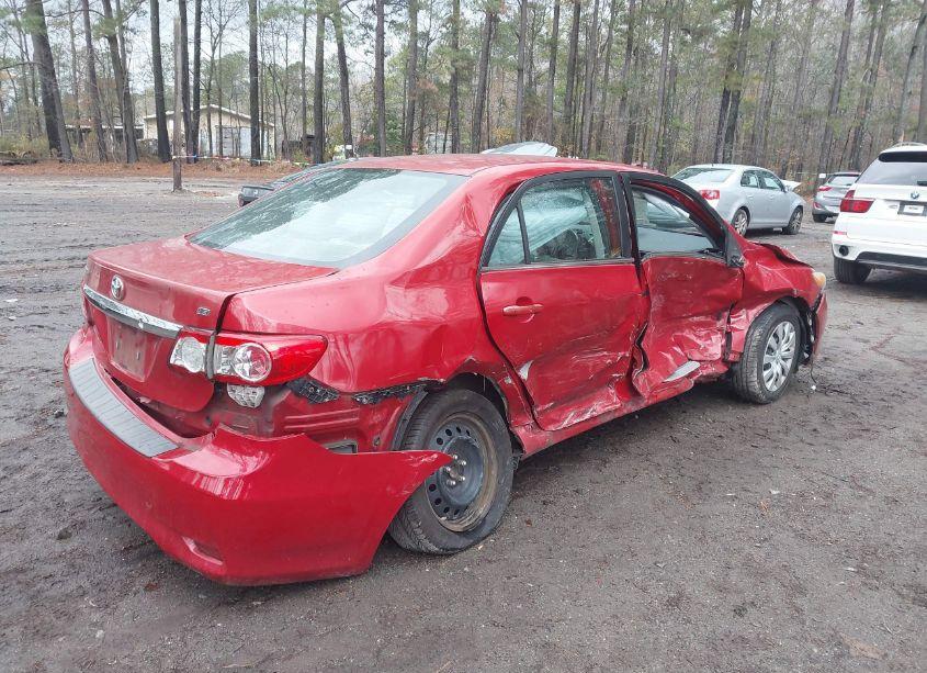 Photo 4 of 2013 Toyota Corolla LE (VIN 2T1BU4EEXDC024259)