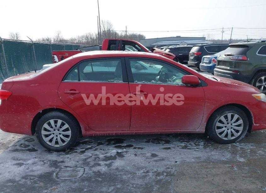 Photo 13 of 2013 Toyota Corolla LE (VIN 2T1BU4EEXDC025346)