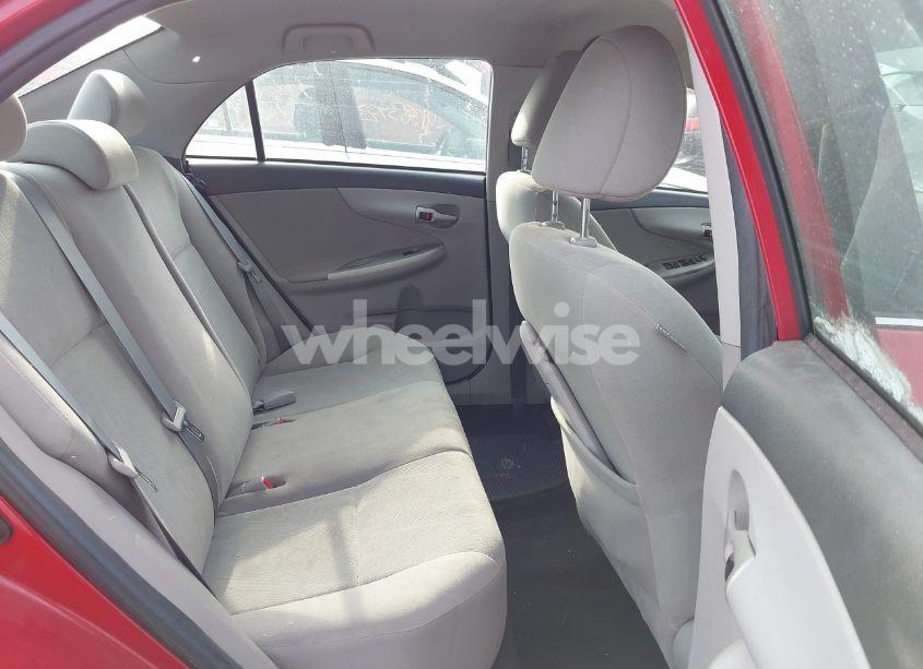 Photo 8 of 2013 Toyota Corolla LE (VIN 2T1BU4EEXDC025346)