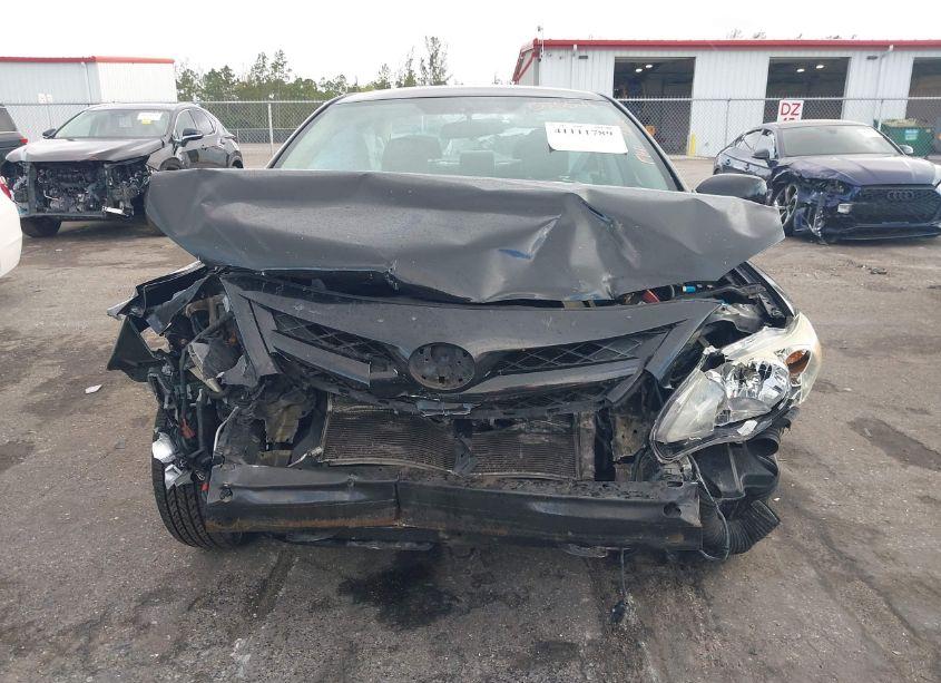 Photo 13 of 2013 Toyota Corolla L (VIN 2T1BU4EEXDC025511)