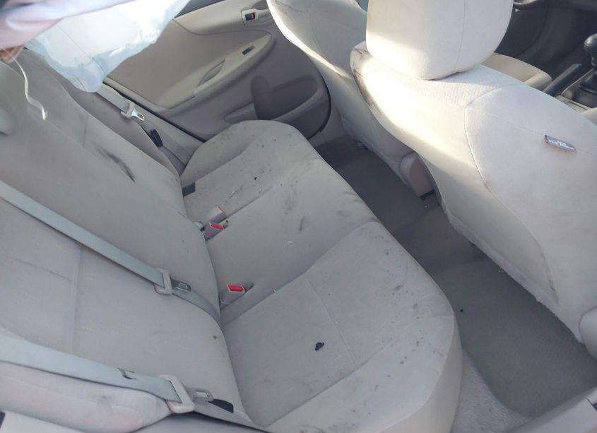 Photo 8 of 2013 Toyota Corolla L (VIN 2T1BU4EEXDC025511)