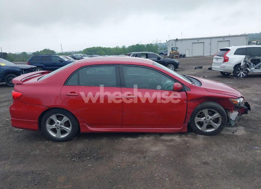 Photo 13 of 2013 Toyota Corolla S (VIN 2T1BU4EEXDC028067)