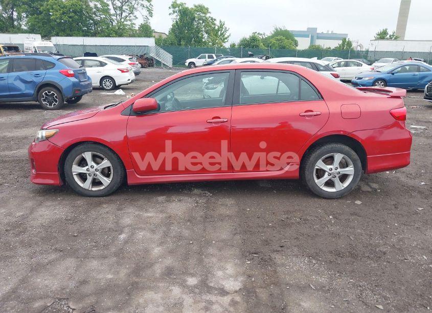 Photo 14 of 2013 Toyota Corolla S (VIN 2T1BU4EEXDC028067)