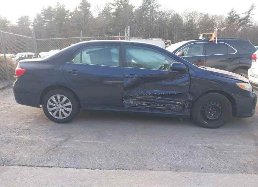 Photo 13 of 2013 Toyota Corolla LE (VIN 2T1BU4EEXDC039263)