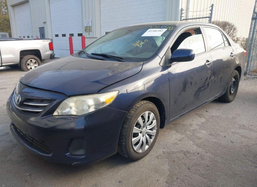 Photo 2 of 2013 Toyota Corolla LE (VIN 2T1BU4EEXDC039263)