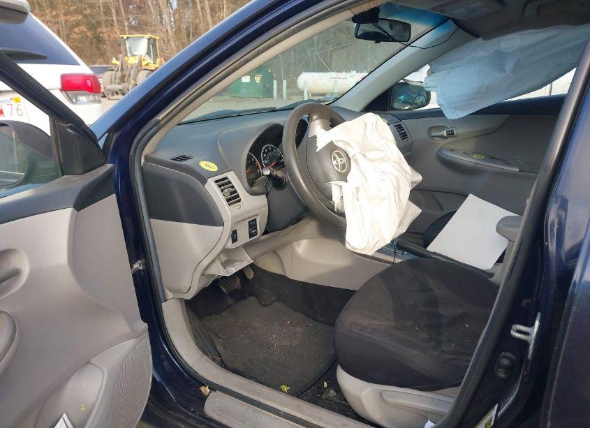 Photo 5 of 2013 Toyota Corolla LE (VIN 2T1BU4EEXDC039263)