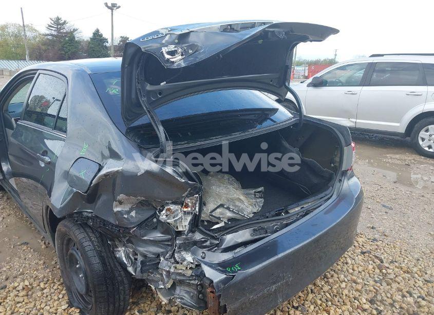 Photo 6 of 2013 Toyota Corolla LE (VIN 2T1BU4EEXDC039621)