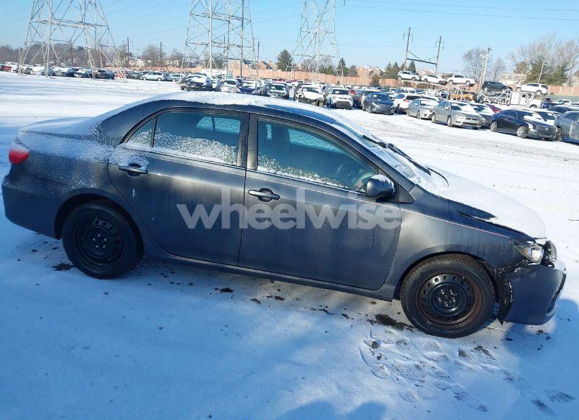 2013 Toyota Corolla LE (VIN 2T1BU4EEXDC054474) main photo