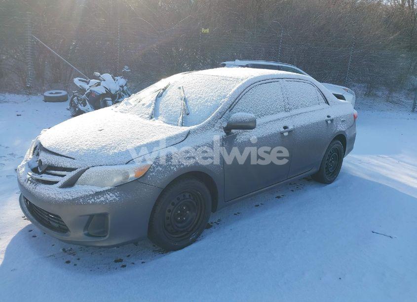 Photo 2 of 2013 Toyota Corolla LE (VIN 2T1BU4EEXDC054474)